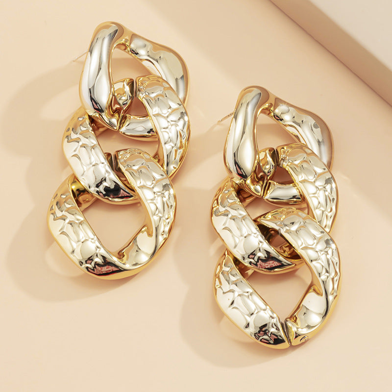 Geometric Chain Elegance.